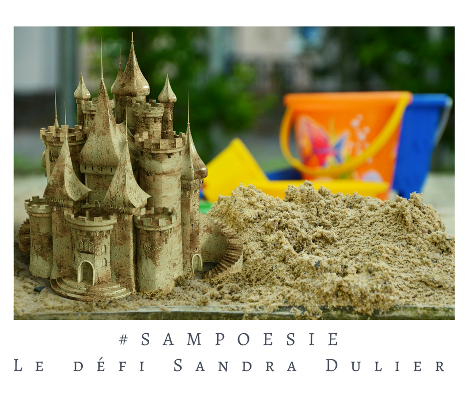 Que vous inspire cette photo ? A vos poèmes #Sampoésie. #sable #plage #château #enfance #écrire #poésie