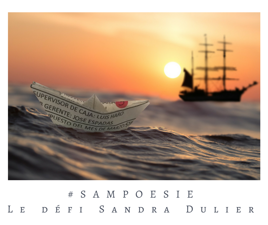 Que vous inspire cette photo ? A vos poèmes #Sampoésie. #voyage #bateau #mer #océan #papier #écrire #poésie.