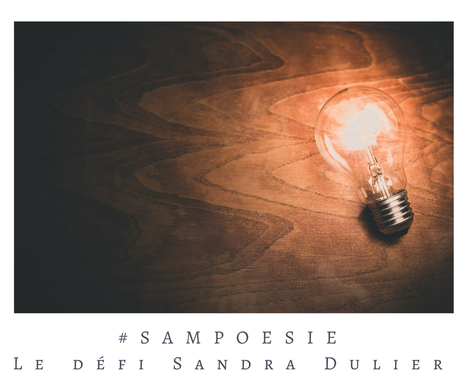 Que vous inspire cette photo ? A vos poèmes #Sampoésie. #inspiration #lumière #ampoule #idée #découverte #écrire #poésie.